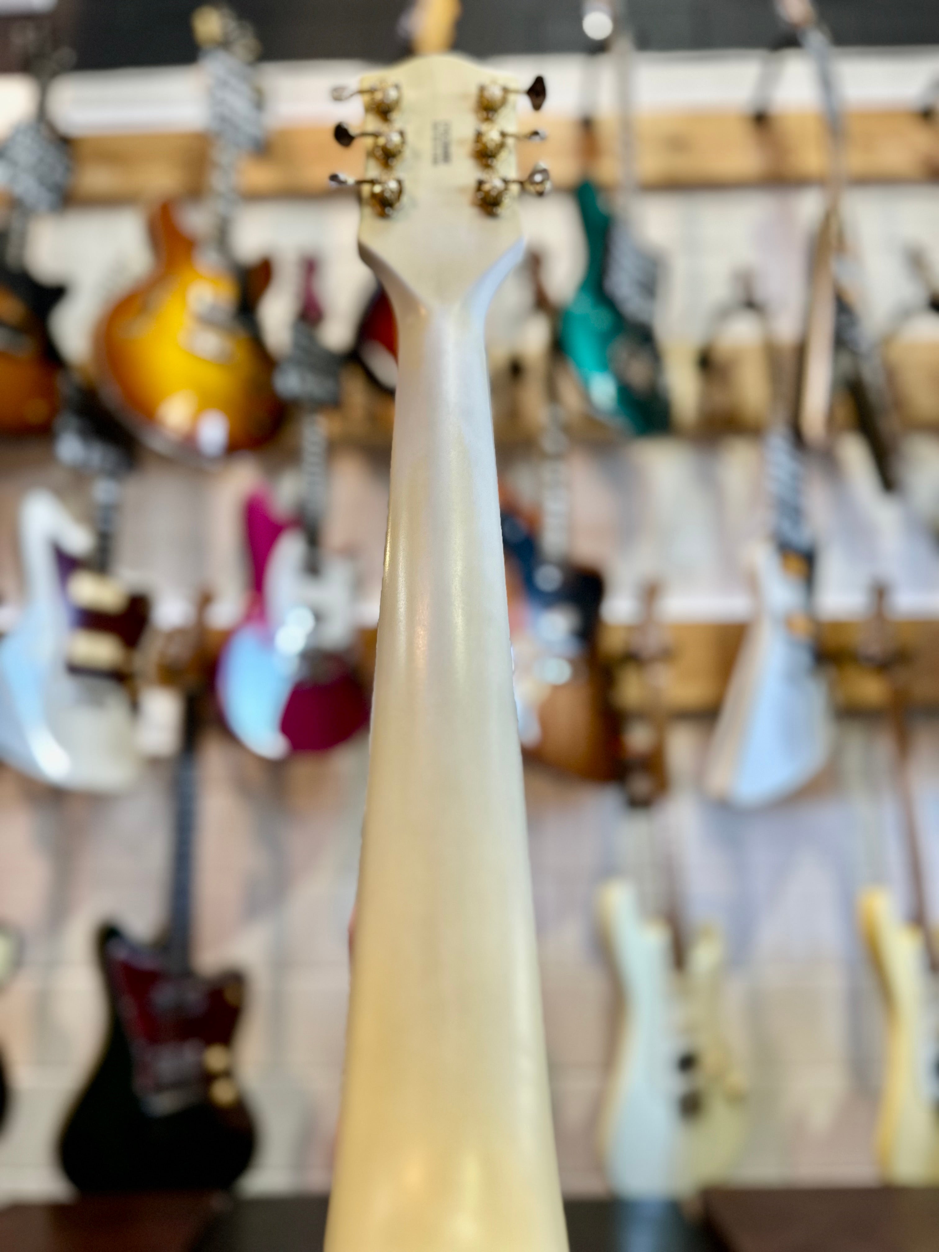 Gretsch | Leadbetter Rabid Dog Relic | G5422TG | Relic Vintage White Gretsch | Leadbetter Rabid Dog Relic | G5422TG | Relic Vintage White